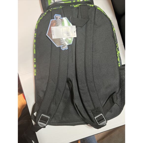 Kids Minecraft 5-Piece Backpack Set Set - Picture 4 of 5
